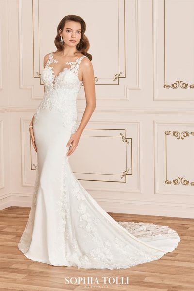 Laura Elise - Y12013B - Sophia Tolli